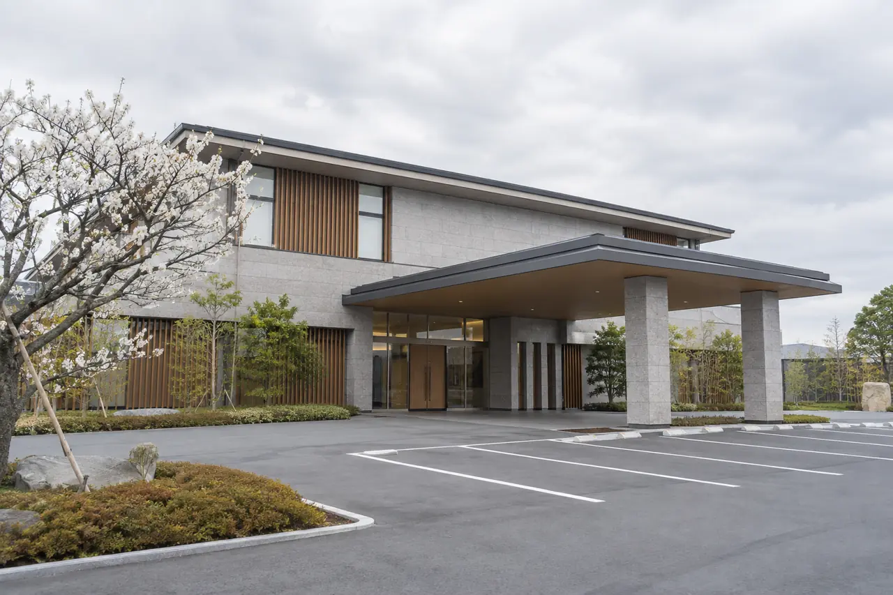 白梅会館 大垣本館の外観