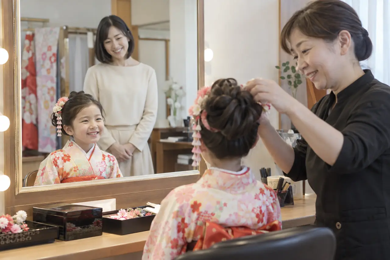 着付けとヘアセットの様子